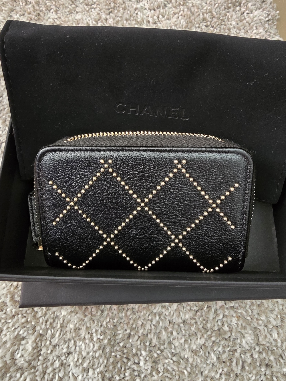 CHANEL Black Quilted Card Wallet with Gold CC Studs - Picture 6 of 7